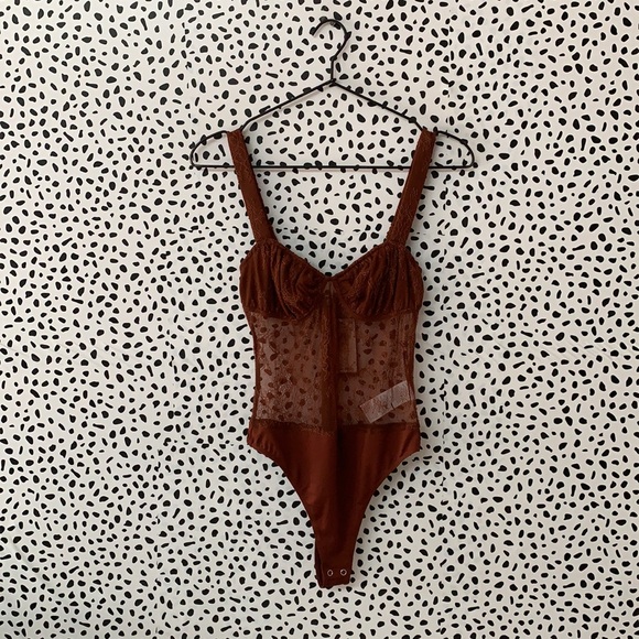 NWT Danielle Bernstein Lace Bodysuit Rust Brown - Picture 3 of 6